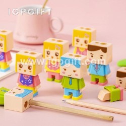 หุ่นยนต์การ์ตูนที่เปิดปากกาดินสอ
