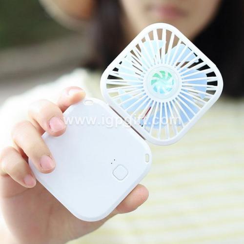 Foldable fan with power bank