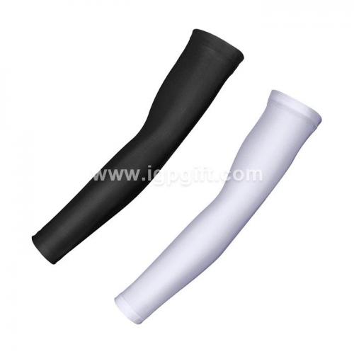 Outdoor cooling sunscreen sleeve 