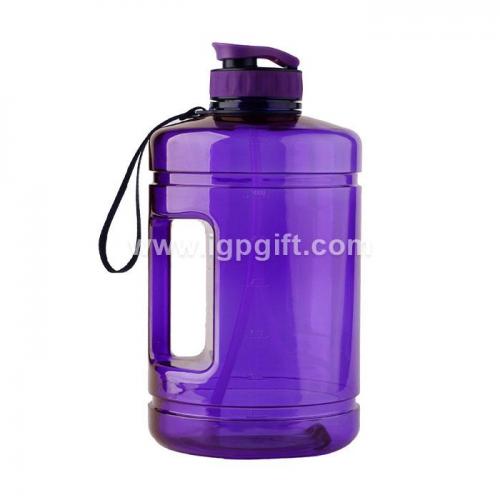 High-capacity outdoor sports bottle